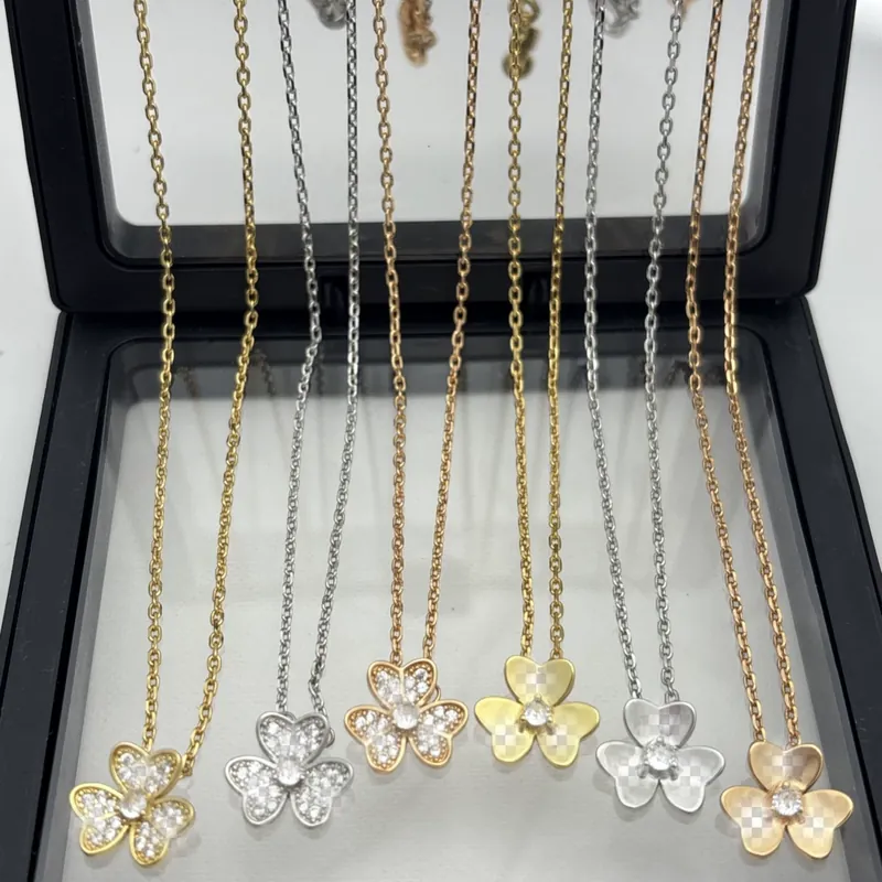 Zircon Clover Pendant Necklace