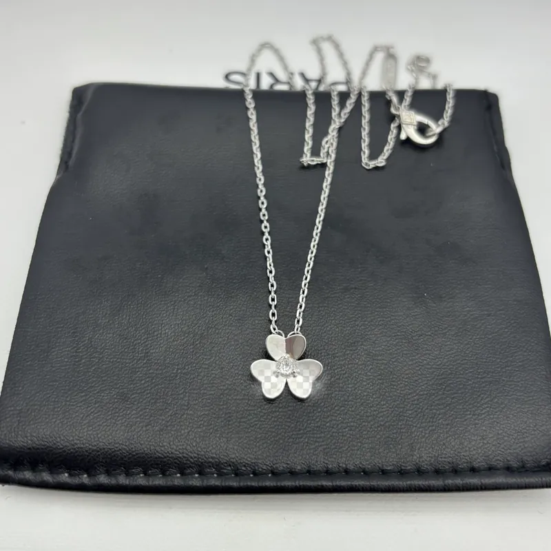 Zircon Clover Pendant Necklace