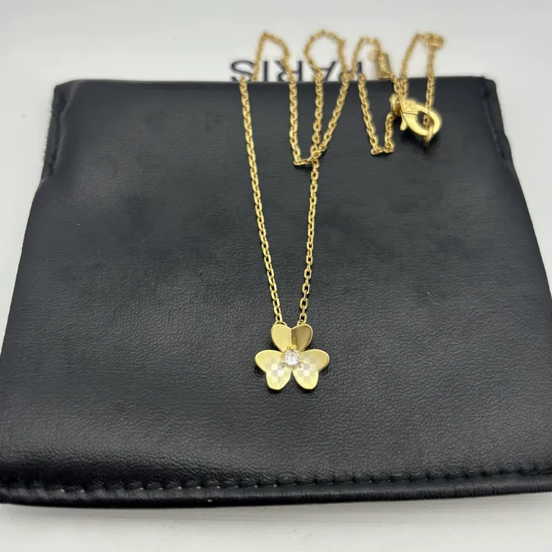 Zircon Clover Pendant Necklace