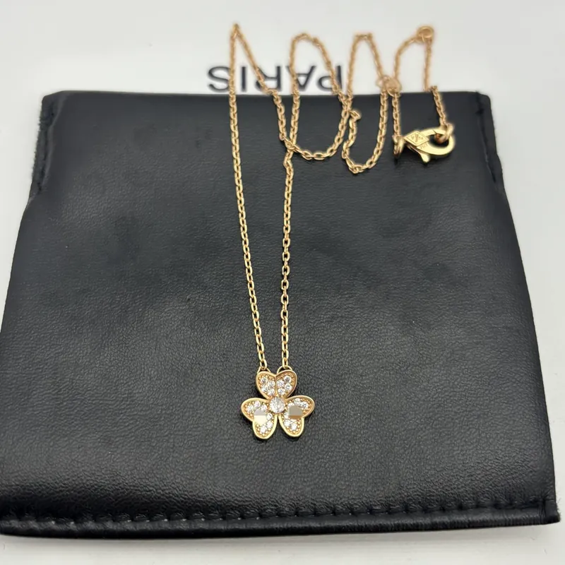 Zircon Clover Pendant Necklace
