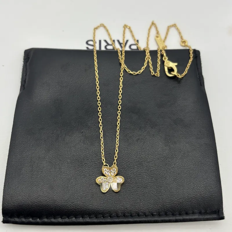 Zircon Clover Pendant Necklace